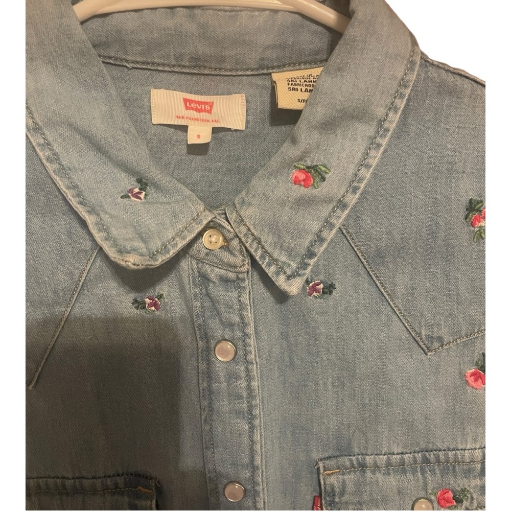 Vintage Levi’s Embroidered Dress Shirt Small🌺🌺🌺 - Picture 7 of 9